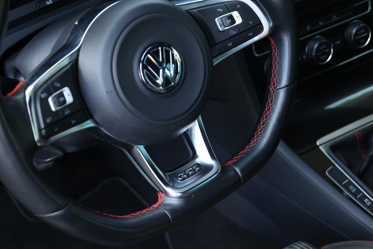 Volkswagen Golf GTI - 3p 2.0 tsi Performance Business&Drive