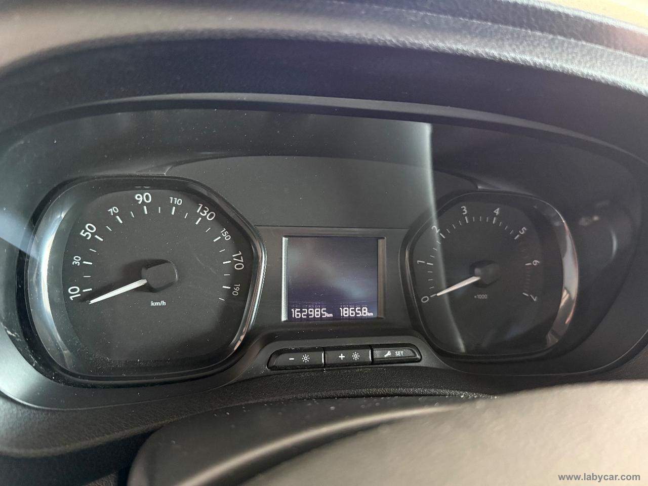 Vivaro 1.5D120S&S PL-TN M Furg. Essentia