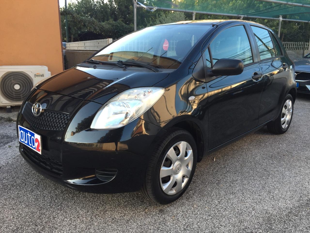 Toyota Yaris 1.0 5 porte Sol X NEOPATENTATI