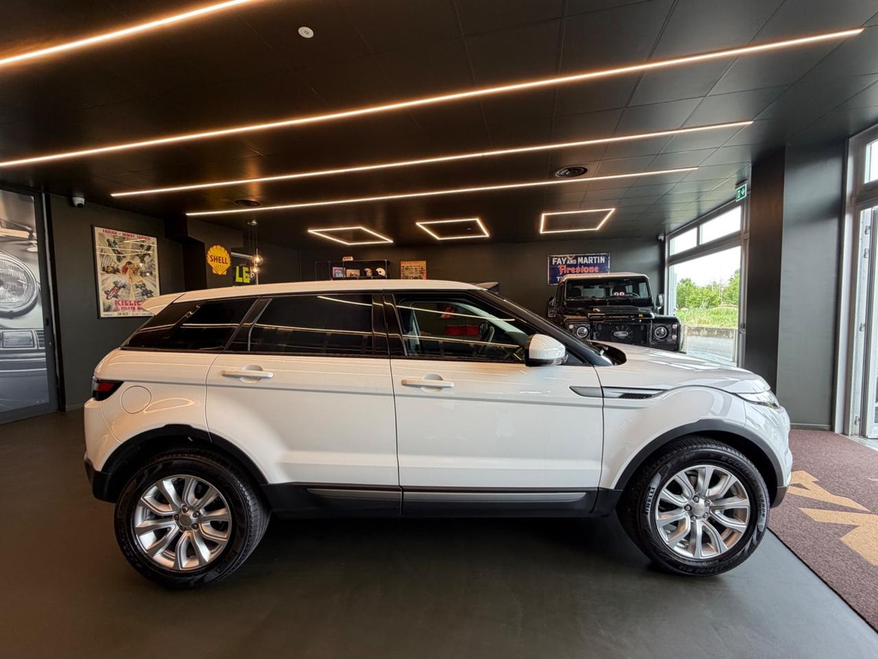 Land Rover Range Evoque 2.2 TD4 5p. Pure