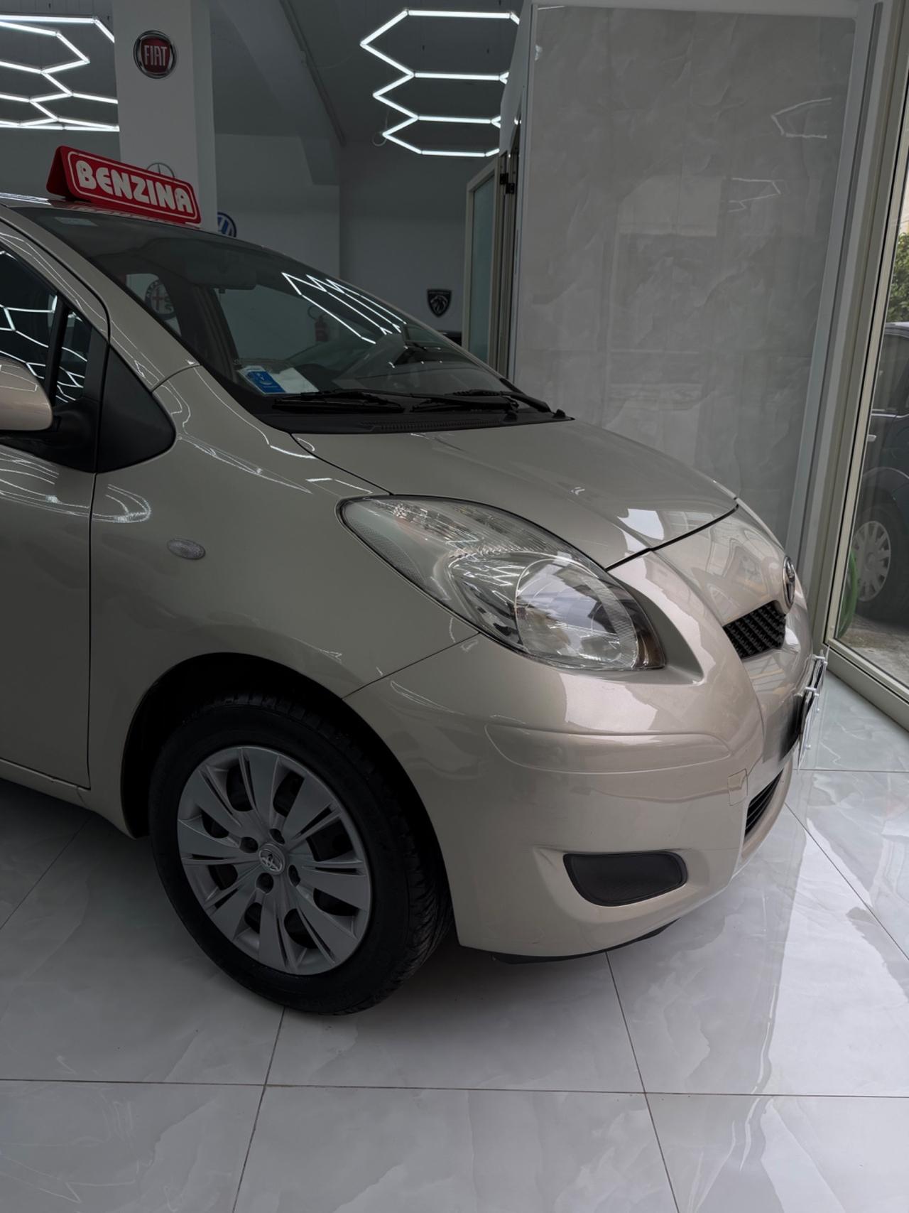 Toyota Yaris 1.0 5 porte