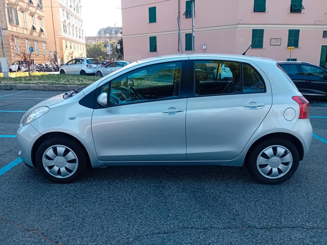 Toyota Yaris 1.3 5 porte