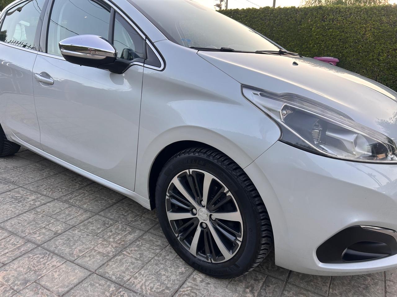 Peugeot 208 BlueHDi 75 5 porte Allure