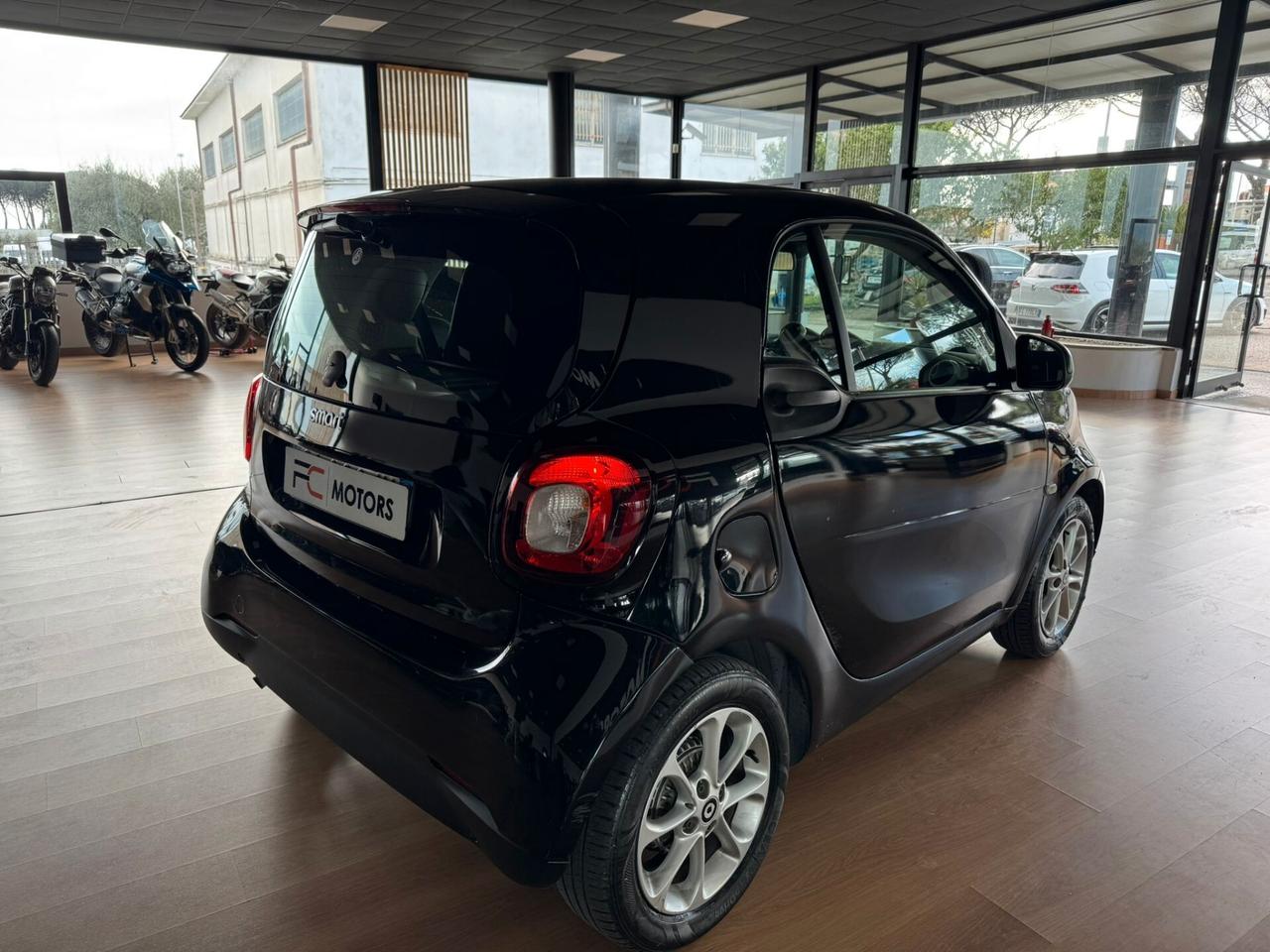 Smart ForTwo 70 1.0 NEOPATENTATI PELLE-SCHERMO-PADDLE