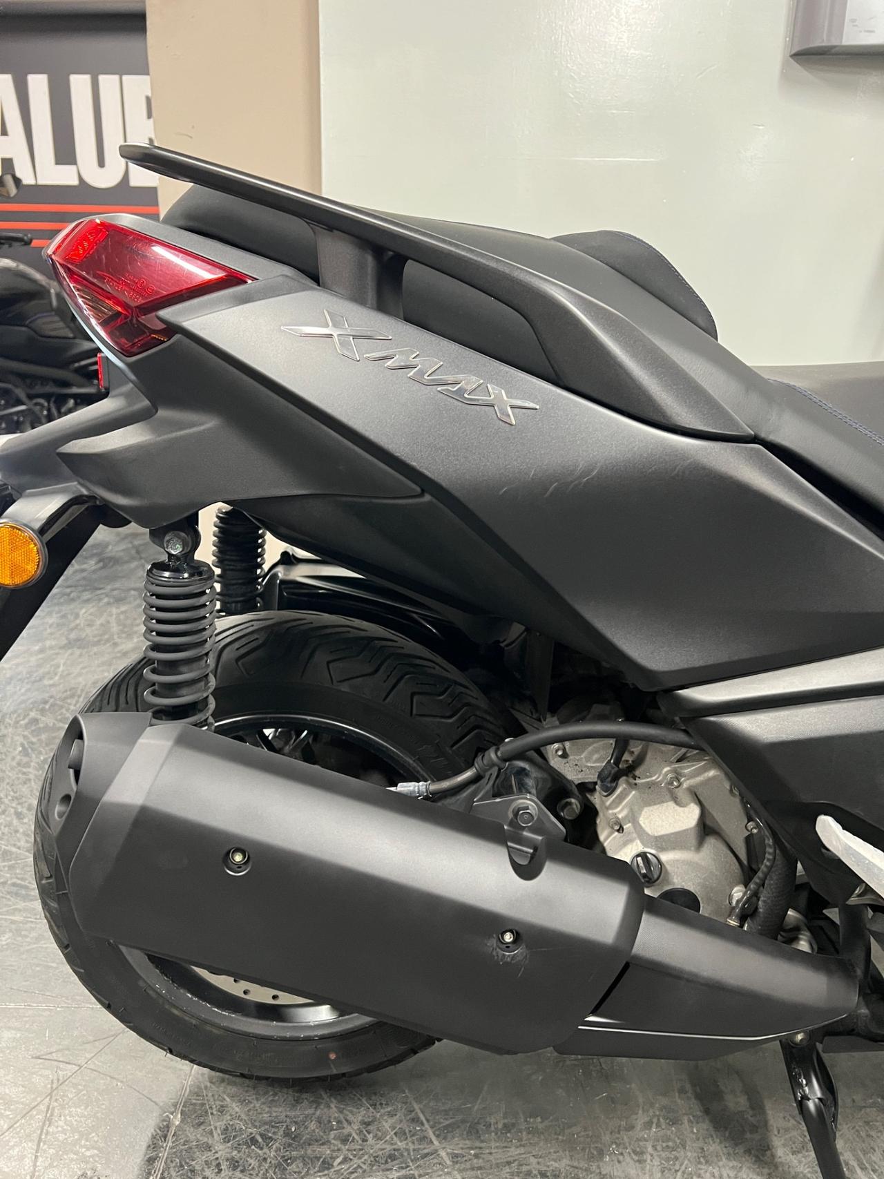 Yamaha X-Max 300
