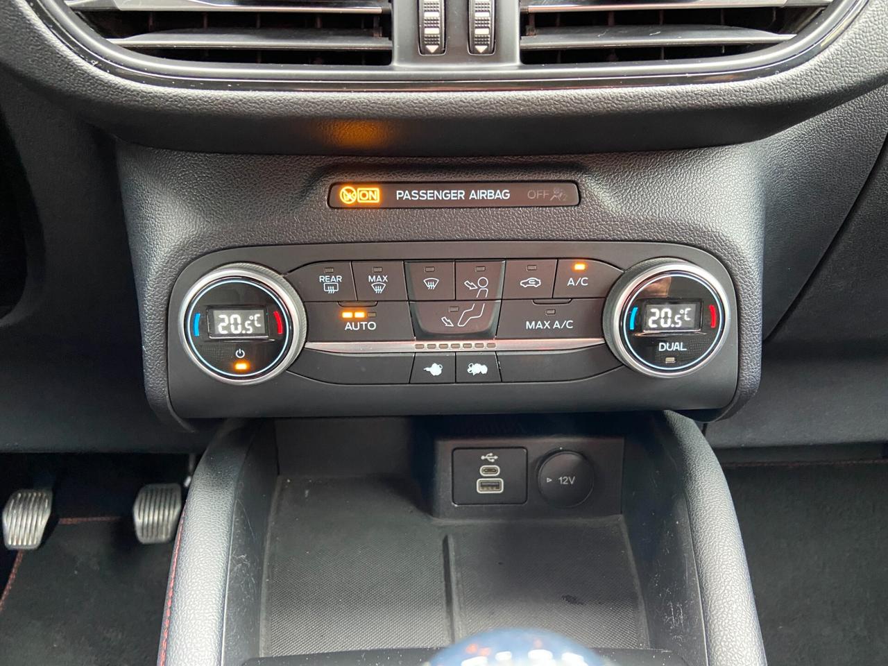 Ford Kuga 1.5 ecoblue ST-Line 2wd 120cv Autocarro