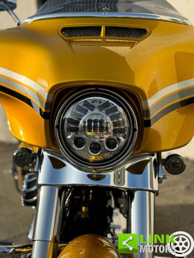 HARLEY-DAVIDSON FLHX Street Glide Special Custom FLHXS