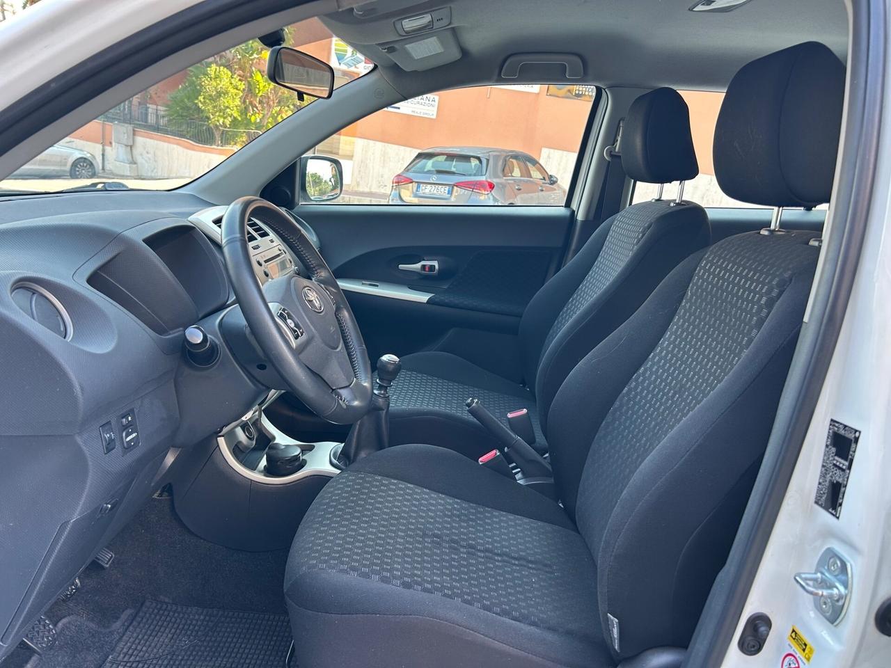 Toyota Urban Cruiser 1.4 D-4D 4WD unico proprietar