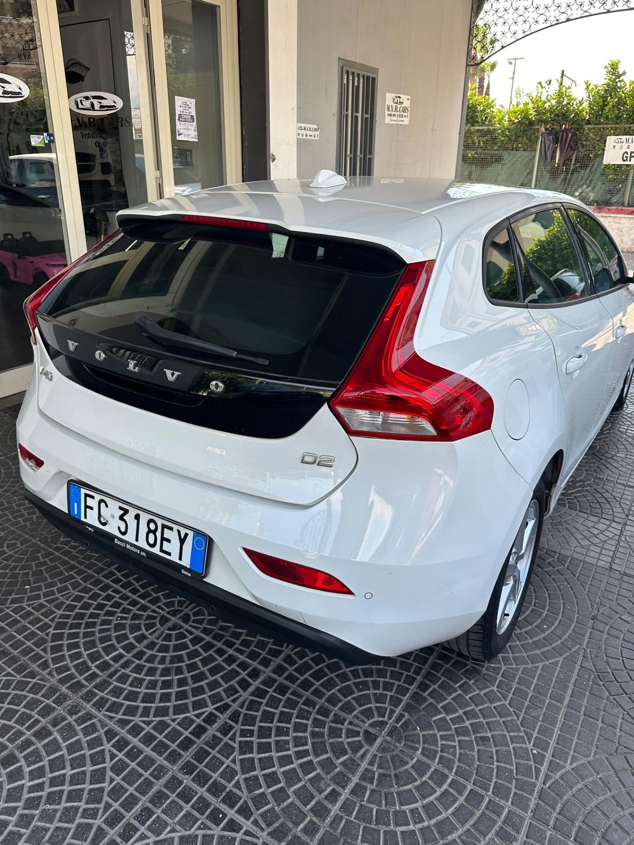 Volvo V40 D2 R-design Momentum