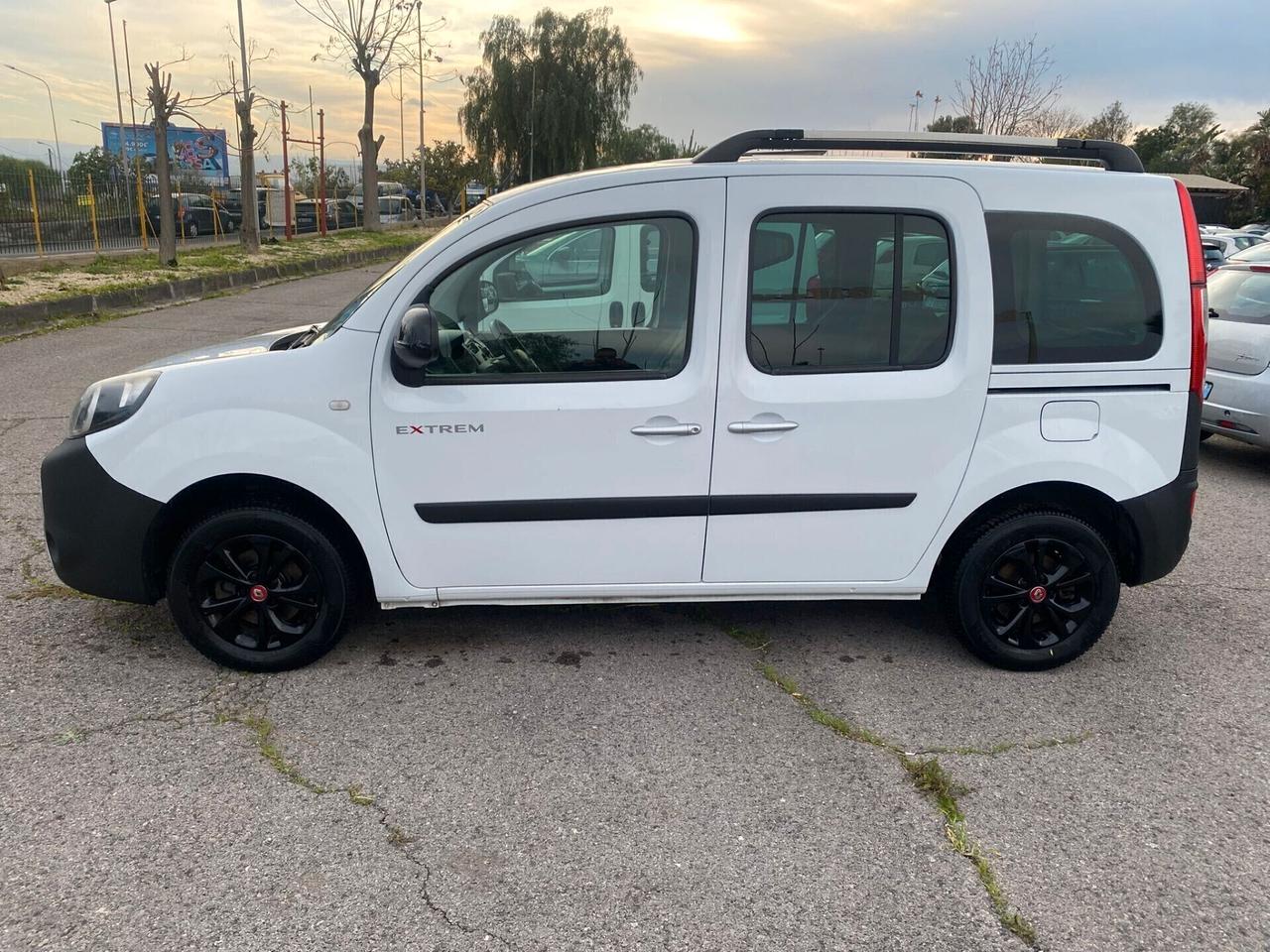 Renault Kangoo d.c.i. 5.--p.o.s.t.i.
