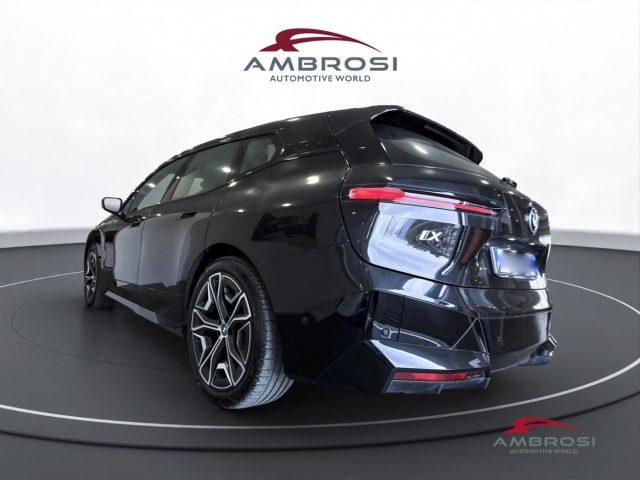 BMW iX xDrive40 Pacchetto Sportivo Edition Signature
