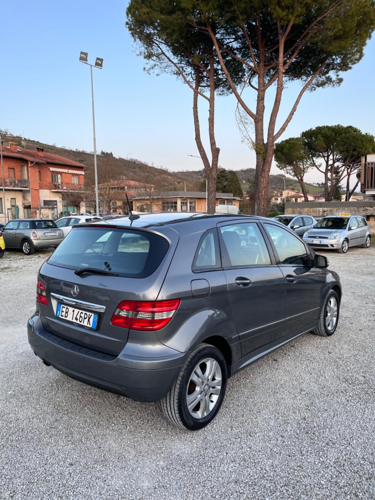 Mercedes-benz B 180 NGT BlueEFFICIENCY 2010