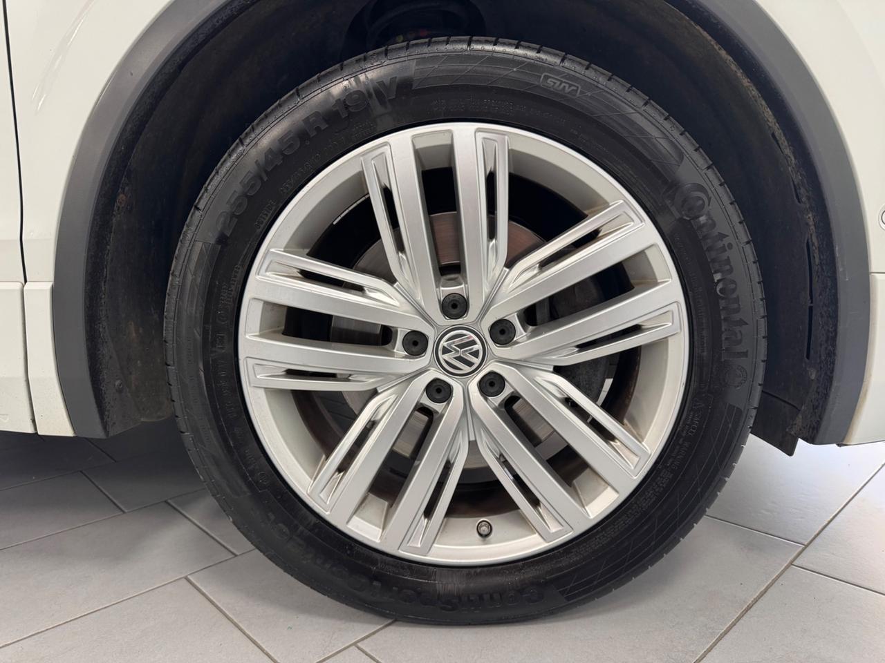 Volkswagen Tiguan 2.0 TDI DSG 4MOTION RLINE