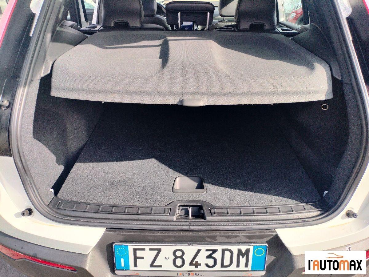VOLVO - XC40 - 2.0 D3 Momentum - Autocarro 5 Posti