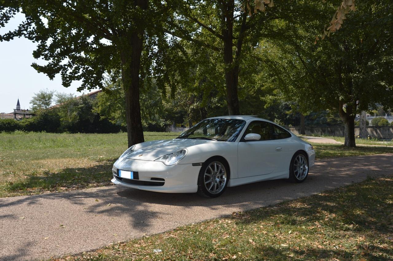 Porsche 996 Carrera cat Coupé