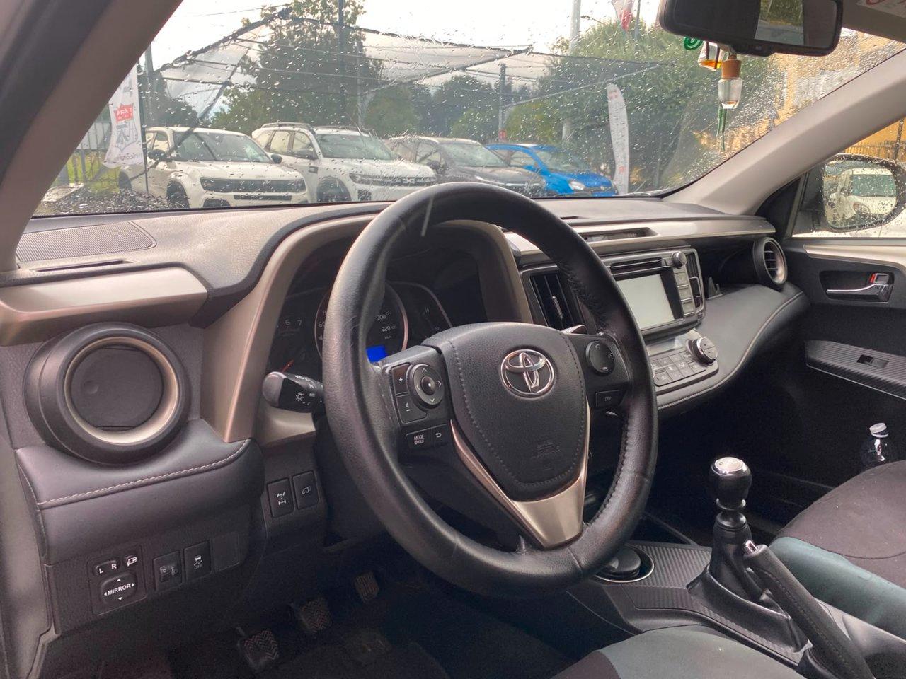 Toyota RAV4 5 Porte Rav4 2.0 d-4d Lounge 4wd 124cv mt