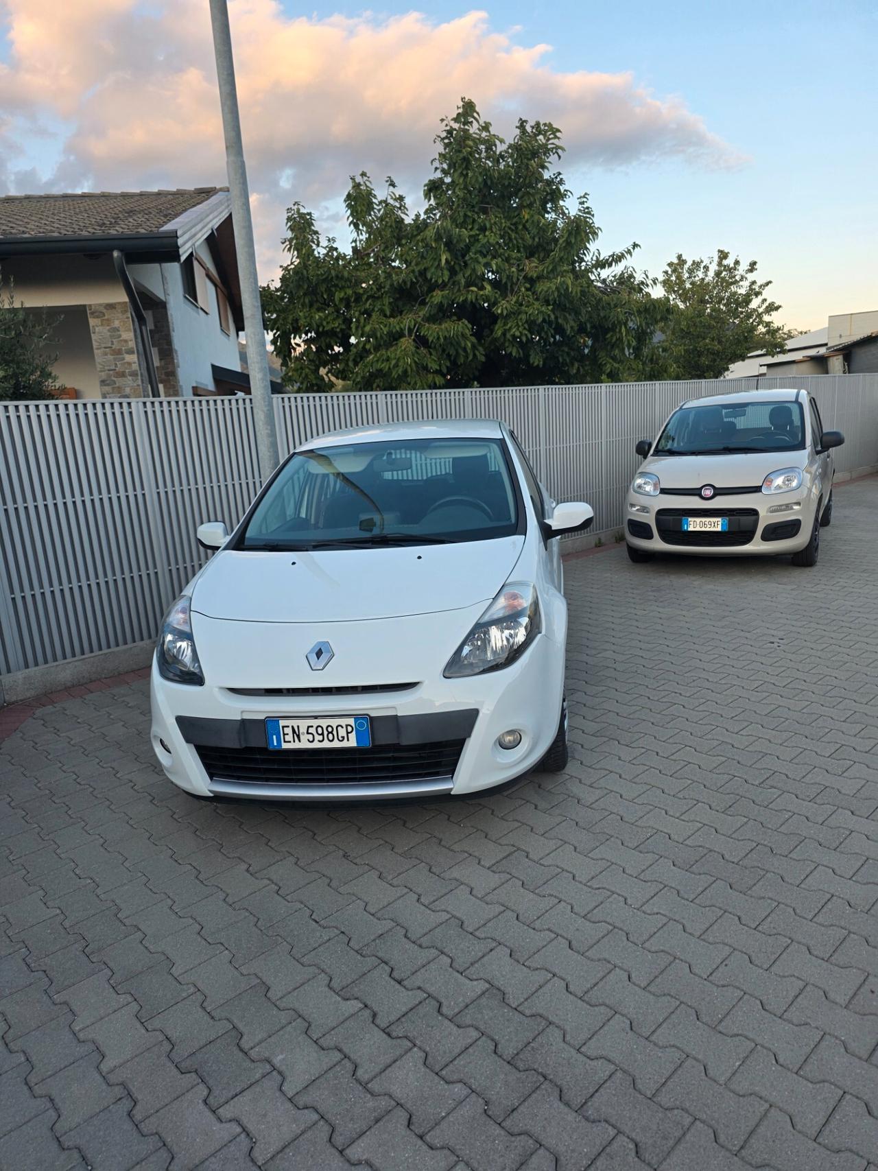 Renault Clio 1.2 75CV perfetta e garantita 12 mesi