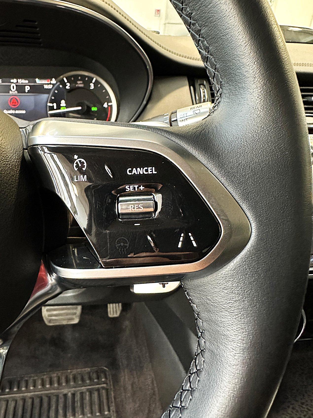 Jaguar E-Pace 2.0d i4 mhev SE awd 163cv auto-20"-Pelle-Camera 360