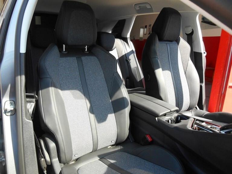 Peugeot 3008 BENZINA AUTOMATICO KM 22000
