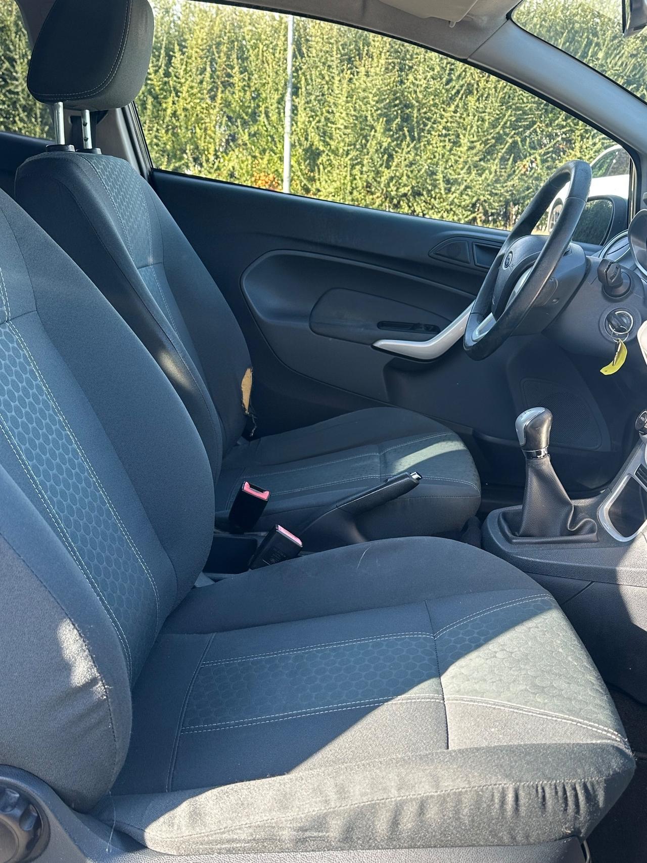 Ford Fiesta 1.4 TDCi 68CV 3 porte Titanium