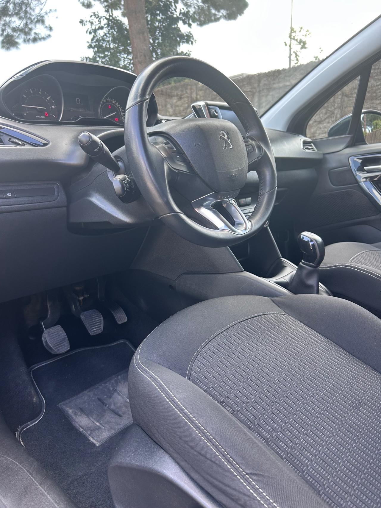 Peugeot 208 5 porte Allure