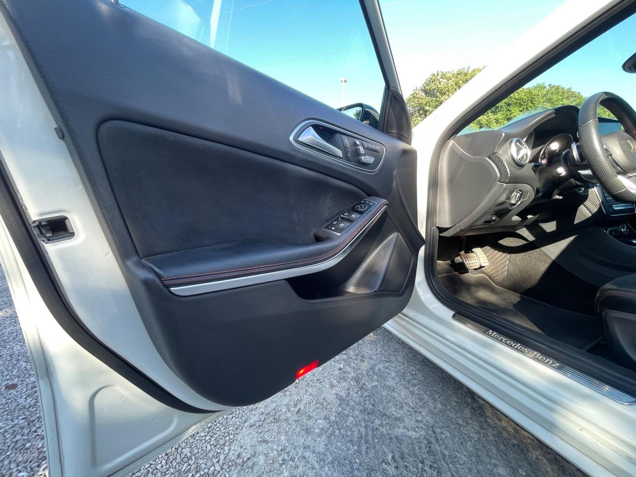 Mercedes Benz A200d Premium AMG Night 2.2 CDI 136cv