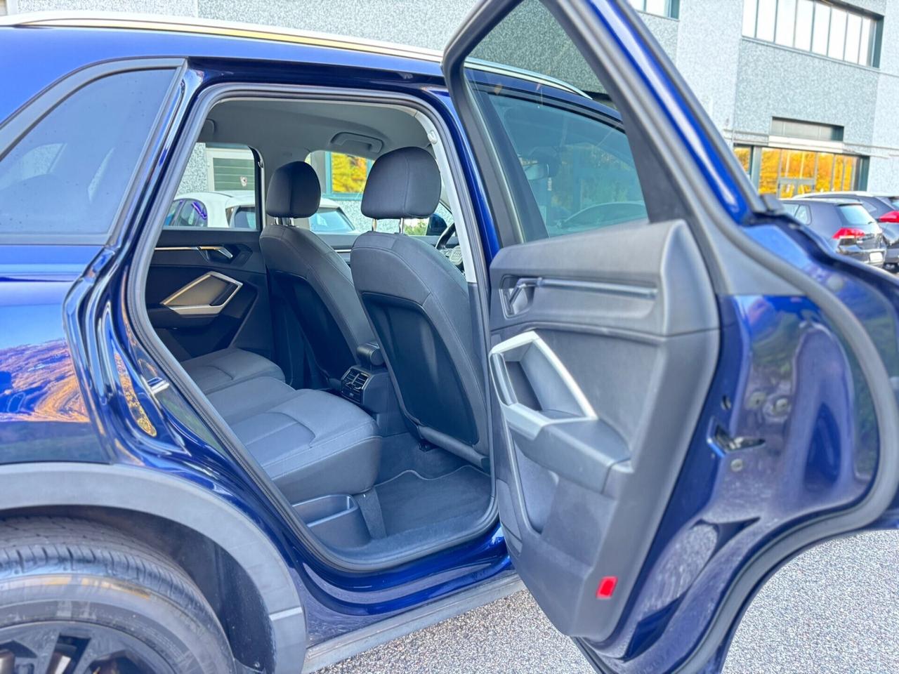 Audi Q3 S tronic quattro NAVI CARPLAY LED CERCHI NERI TOP