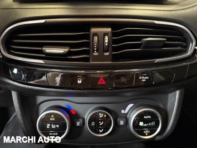 FIAT Tipo 1.5 Hybrid DCT 5 porte Red CROSS