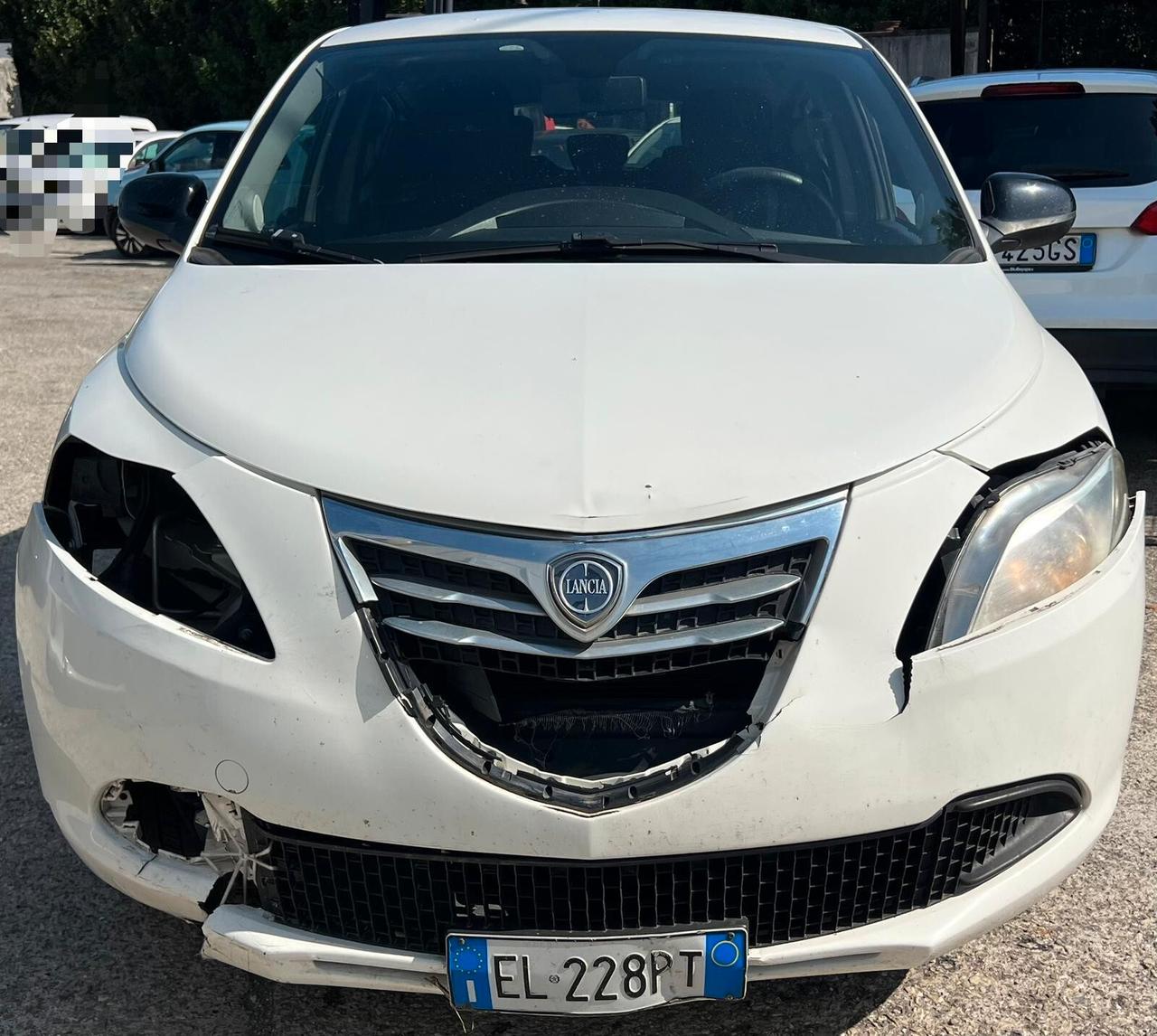 Lancia Ypsilon 1.2 69 CV 5 porte S&S Silver