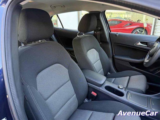 MERCEDES-BENZ GLA 180 d SPORT TELECAMERA NAVIGATORE SEDILI SPORTIVI