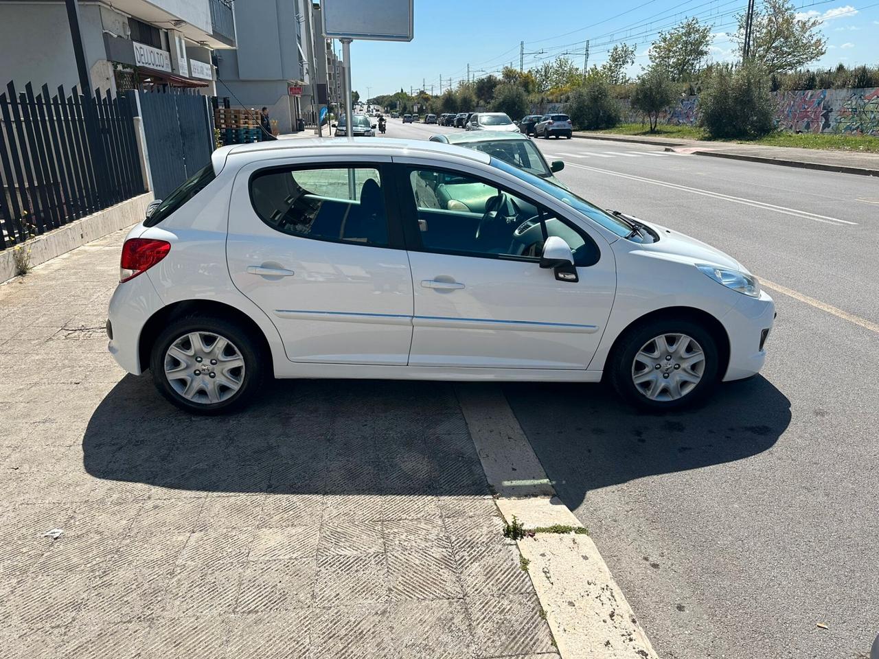 Peugeot 207 1.4 8V 75CV 5p. Energie