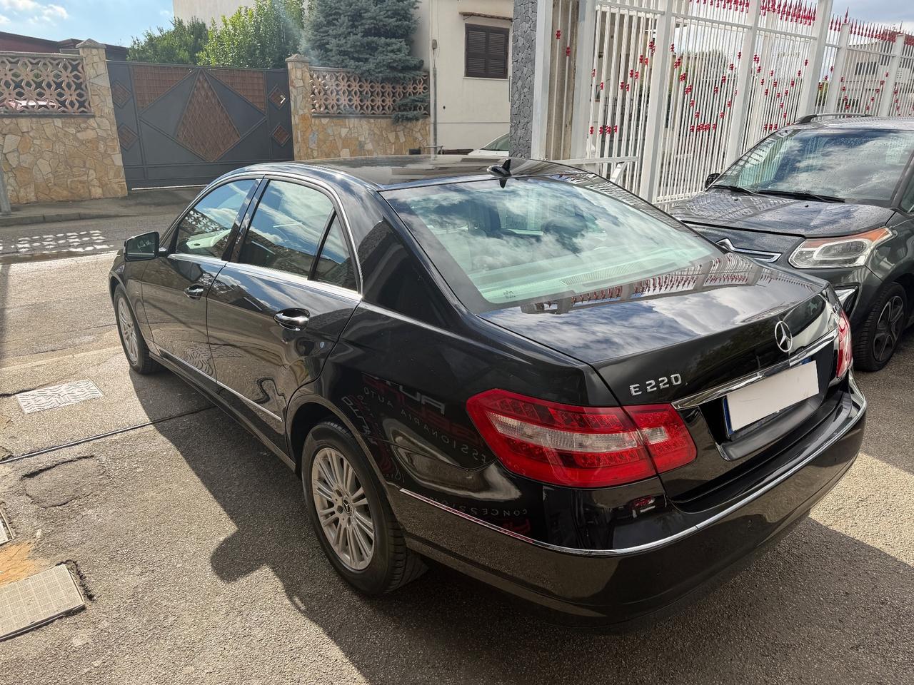 Mercedes-benz E 220 CDI BlueEFFICIENCY Avantgarde AMG