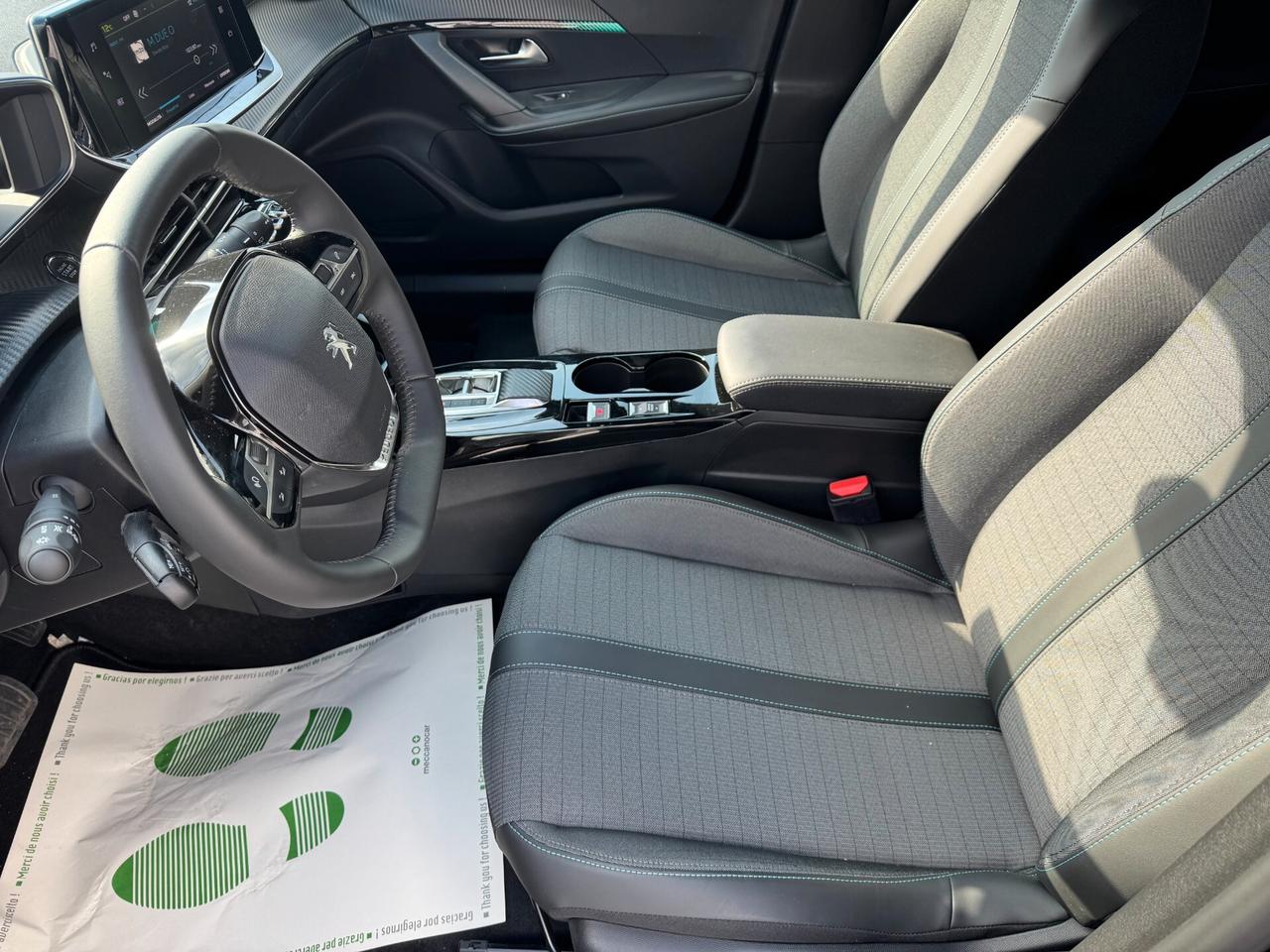 Peugeot 2008 motore elettrico 136 CV Allure