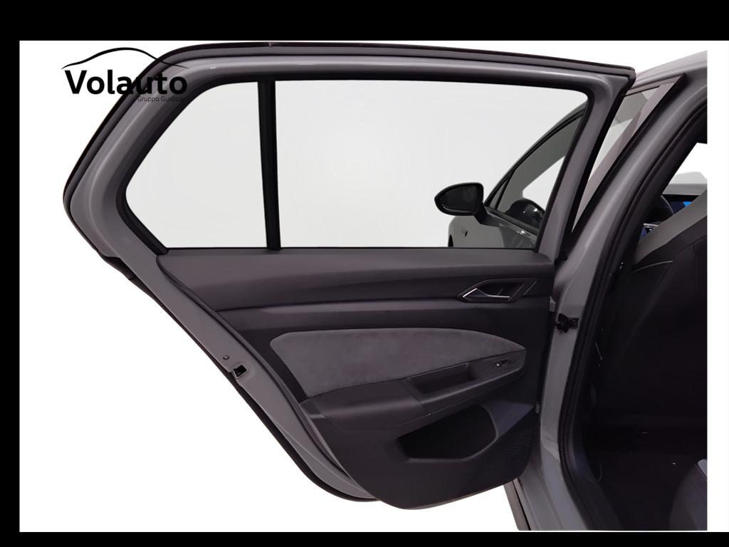 VOLKSWAGEN Golf VIII 2020 - Golf 1.5 tsi evo R-Line 130cv