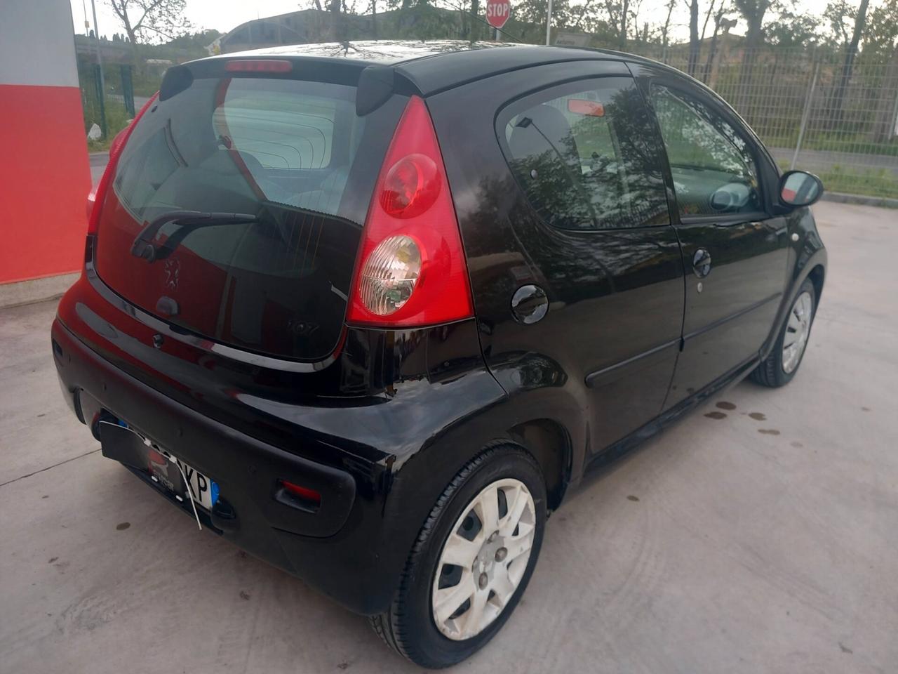 Peugeot 107 1.0 68CV 5p. Desir km 152000