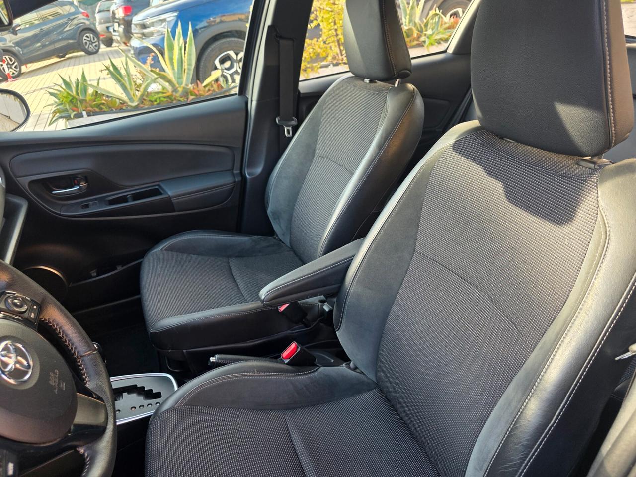 Toyota Yaris 1.5 Hybrid 5 porte Lounge Blue
