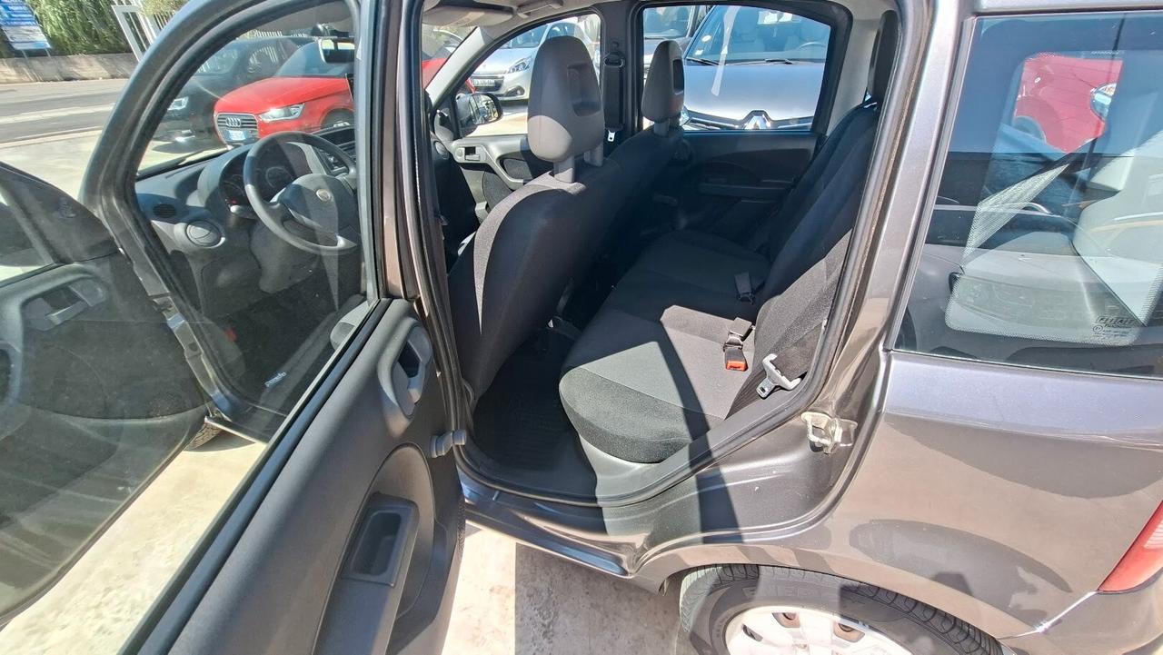Fiat Panda 1.2 BENZINA 2011 aria condizionata