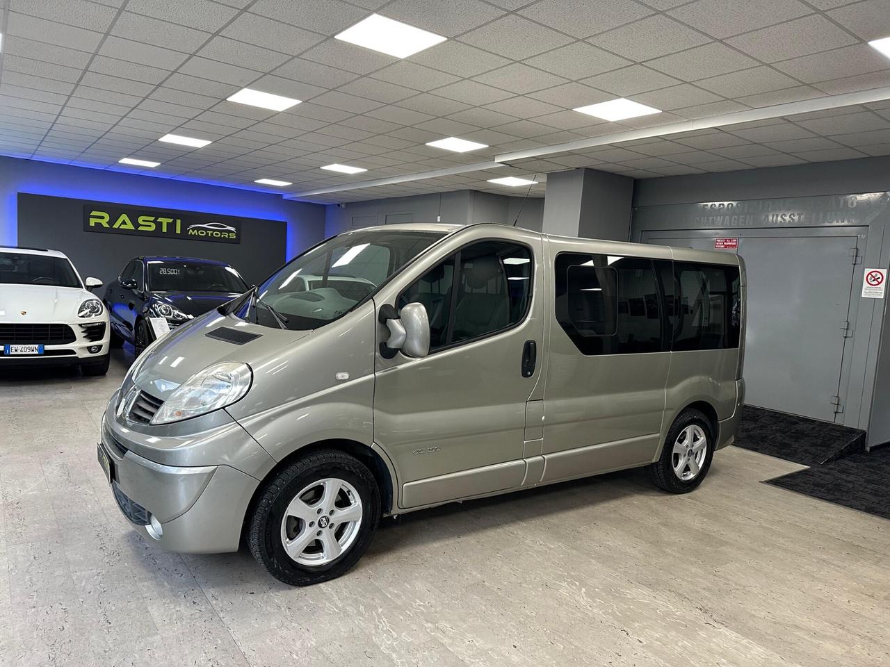 Renault Trafic T29 2.5 dCi/150 PL-TN Passenger Comfort DPF