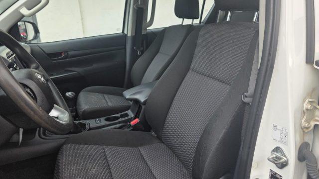 TOYOTA Hilux 2.4 D-4D 4WD 4 porte Double Cab Comfort