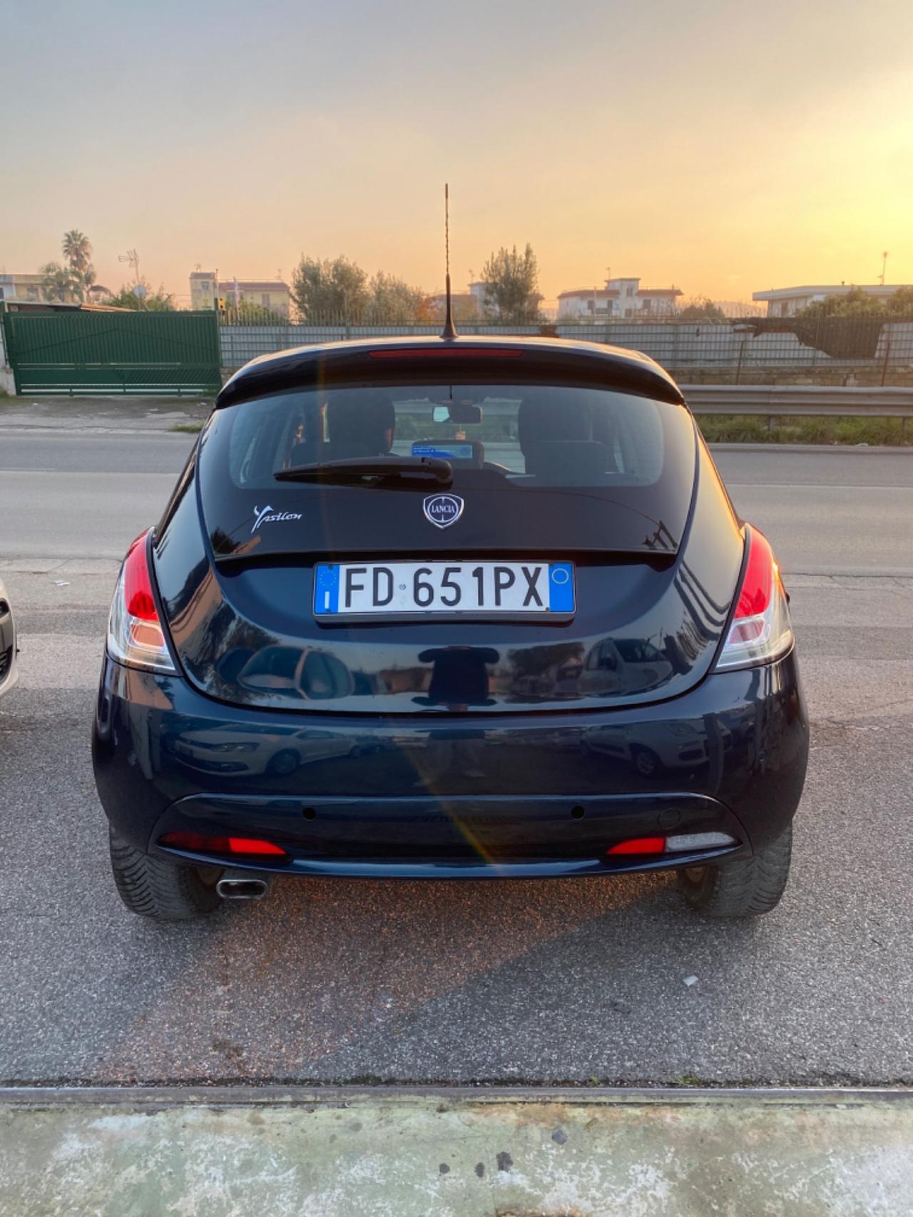 Lancia Ypsilon 1.2 69 CV 5 porte GPL Ecochic Silver