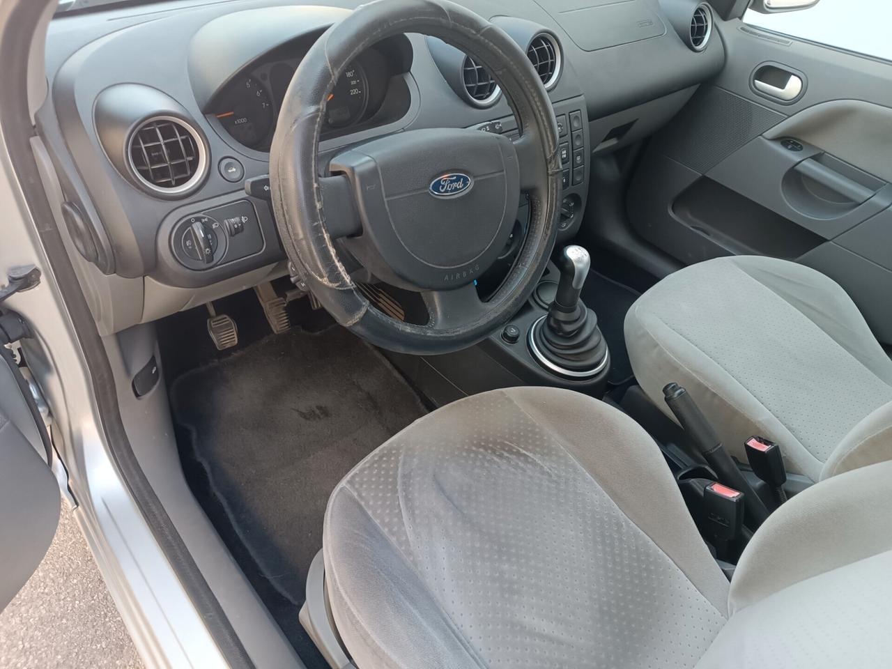 Ford Fiesta 1.4 benzina