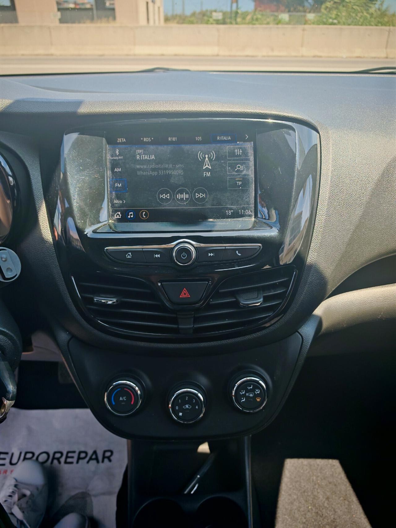 Opel Karl Rocks 1.0 73 CV Neopatentati