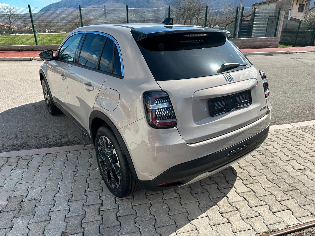 Fiat 600 Hybrid DCT MHEV La Prima