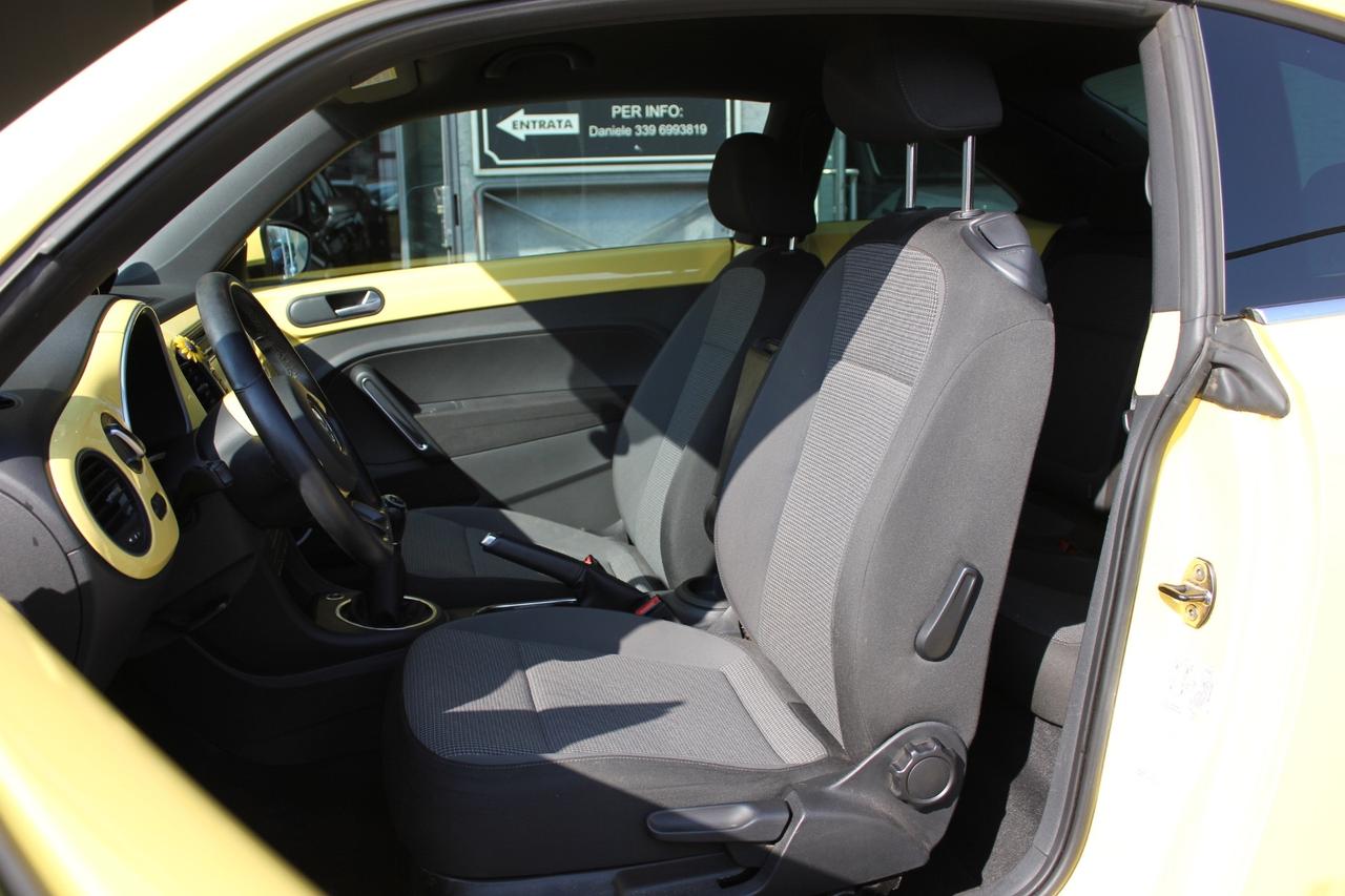 Volkswagen Maggiolino 1.2 TSI Design 105CV – Cerchi 18”, Sound Fender, Sedili Riscaldati