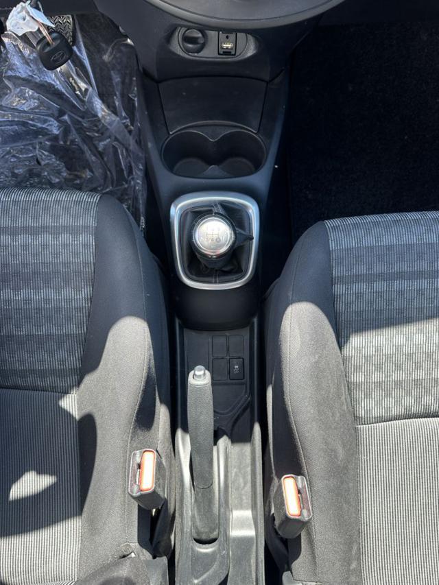 TOYOTA Yaris 1.0 5 porte Active