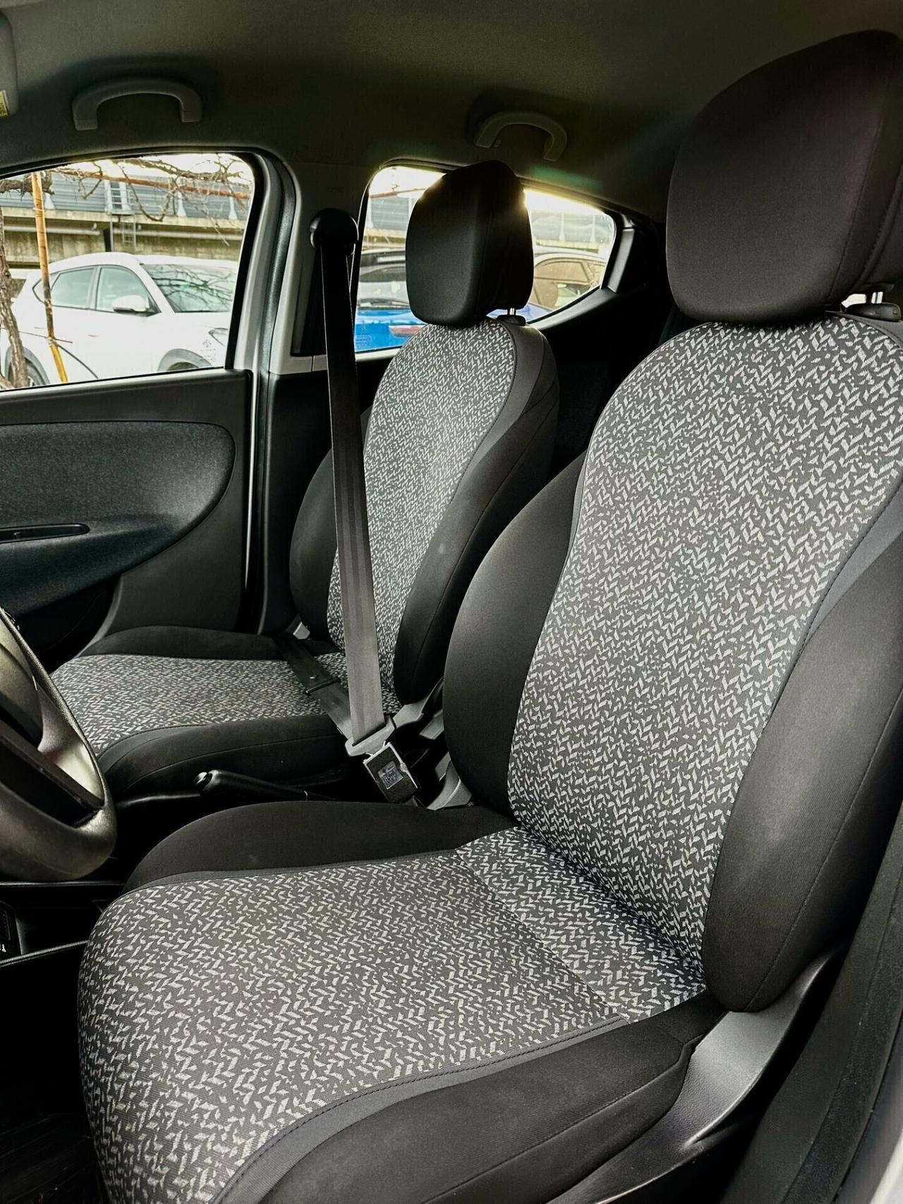 Lancia Ypsilon 1.2 69 CV 5 porte GPL Ecochic Gold