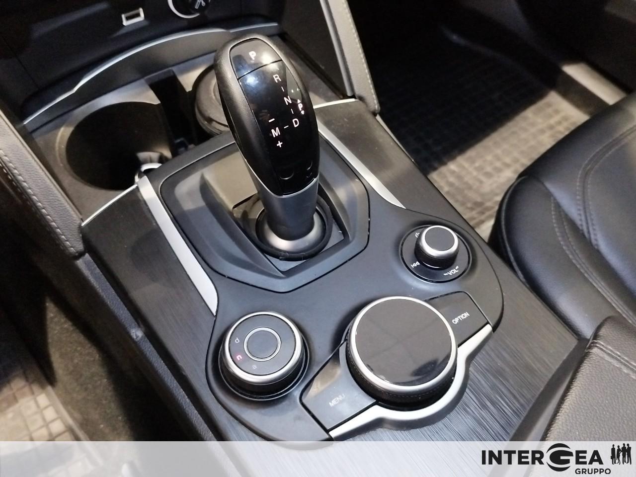ALFA ROMEO Stelvio 2.2 t Executive Q4 190cv auto my19