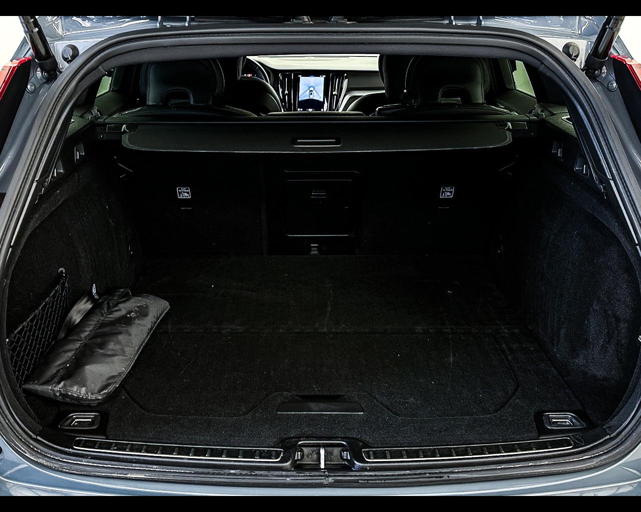 VOLVO V60 CC (2018-2024) - V60 Cross Country B4 (d) AWD automatico Plus