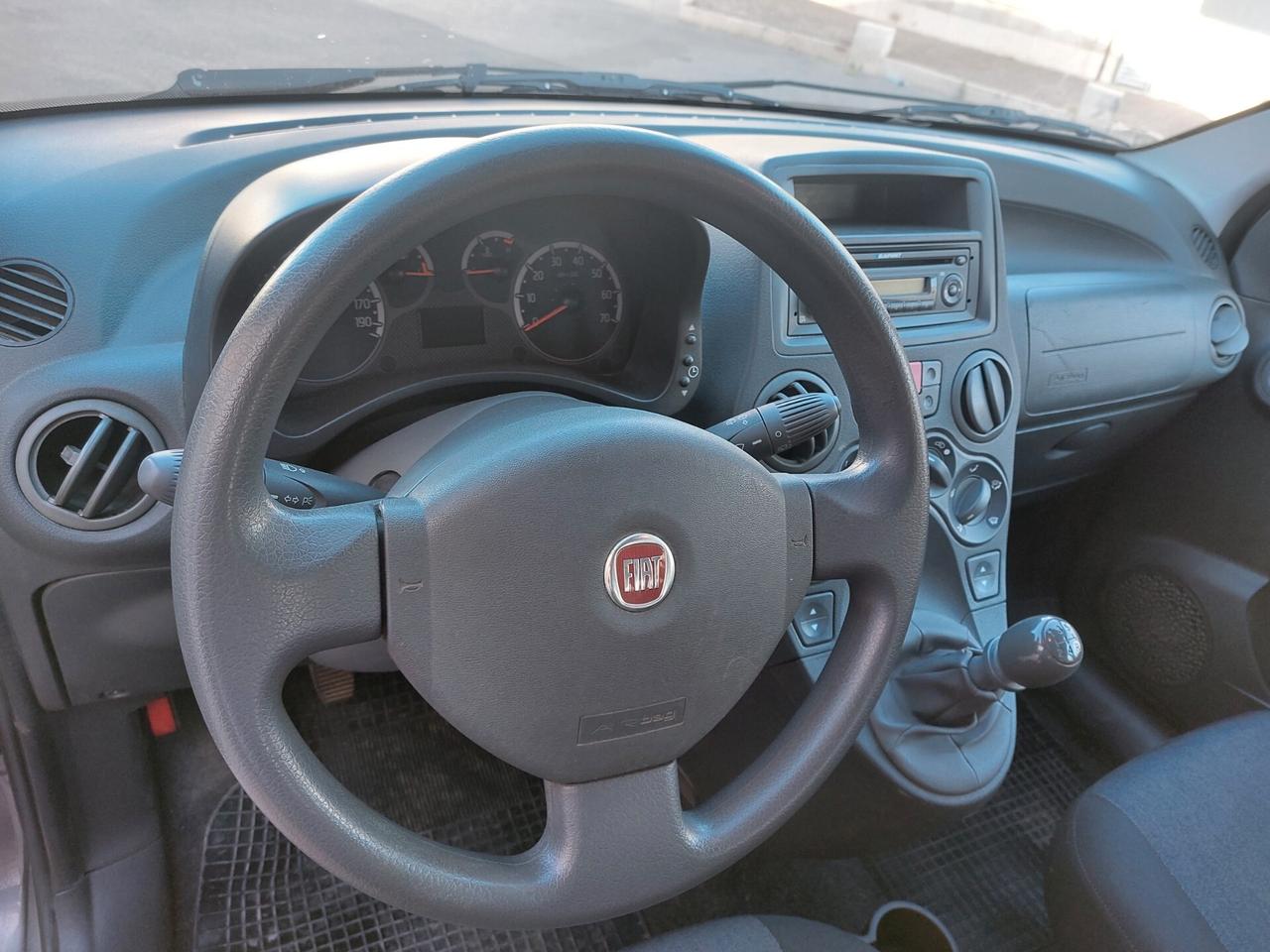 FIAT PANDA 1.2 BENZ 51KW 70 CV 2011 CLIMA SERVOSTERZO BARRE PERFETTA