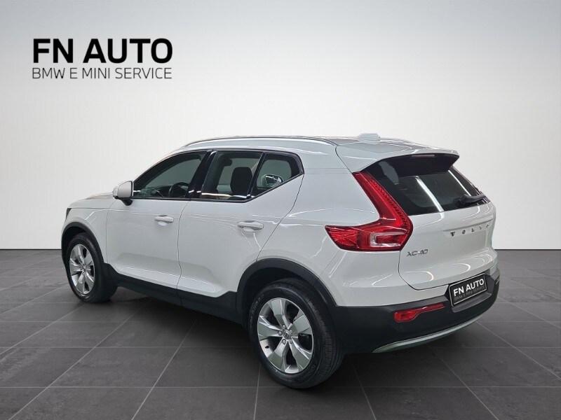 VOLVO XC40 (2017-->) XC40 T3 Geartronic Momentu...
